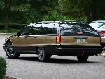  3  Chevrolet Caprice Kingswood Estate  (2  [5 ] 1976 0)
